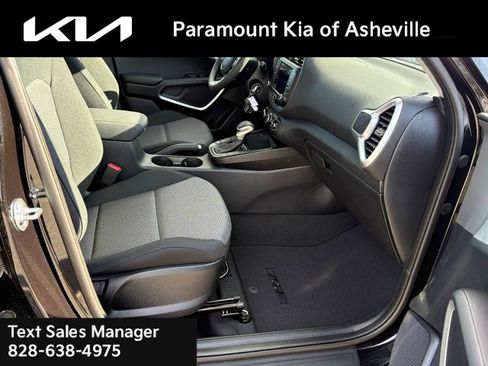 New 2025 Kia Soul LX image 16