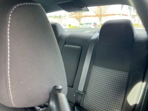 Used 2023 Dodge Challenger SXT RWD image 9