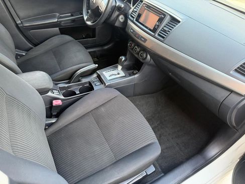Used 2014 Mitsubishi Lancer SE image 9