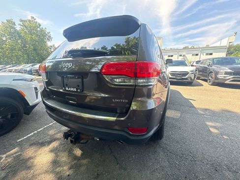 Used 2017 Jeep Grand Cherokee Limited AWD/4WD image 11