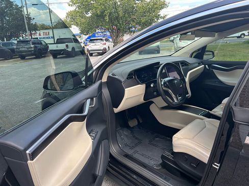 Used 2017 Tesla Model X 100D image 24