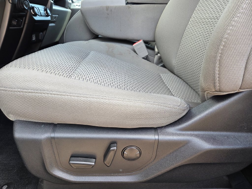 Used 2019 Ford F150 XLT w/ Equipment Group 302A Luxury AWD/4WD image 17