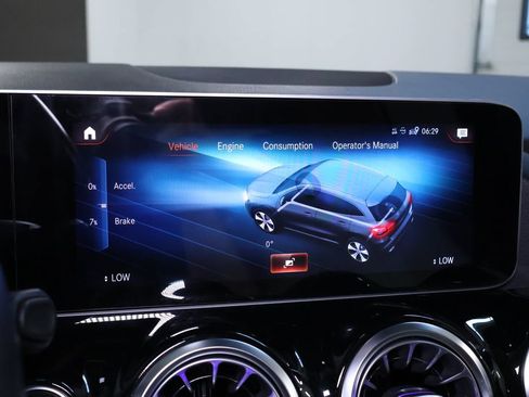 Used 2021 Mercedes-Benz GLA 250 4MATIC w/ Premium Package image 36