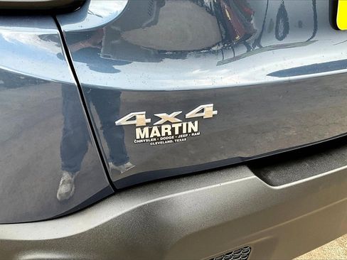 Used 2023 Jeep Renegade Latitude w/ Premium Group image 8