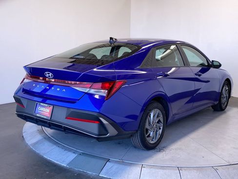 Used 2024 Hyundai Elantra SEL FWD image 5