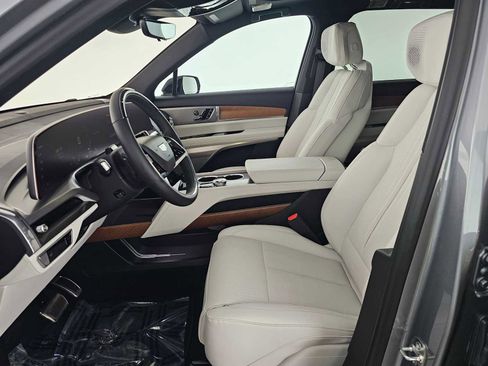 New 2026 Cadillac Vistiq Luxury AWD/4WD image 22
