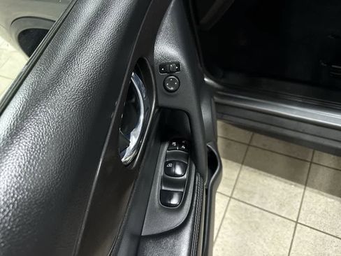 Used 2020 Nissan Rogue SV image 22