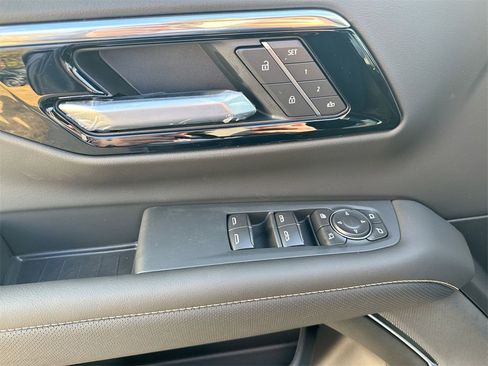 New 2026 Chevrolet Suburban Premier image 15