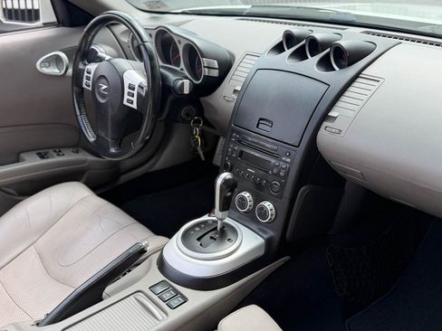 Used 2006 Nissan 350Z Touring RWD image 27