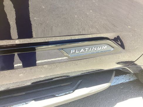 Used 2024 Toyota Tundra Platinum AWD/4WD image 22