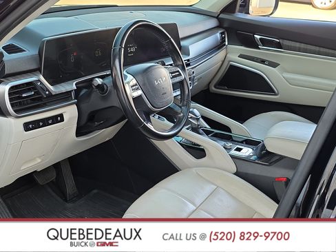 Used 2023 Kia Telluride EX w/ EX Captain's Chair Package FWD image 10