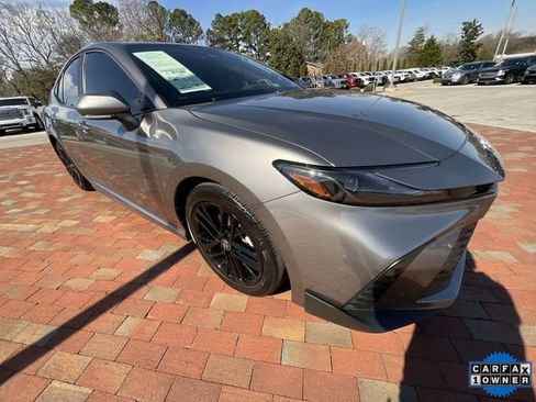 Used 2025 Toyota Camry SE FWD image 38