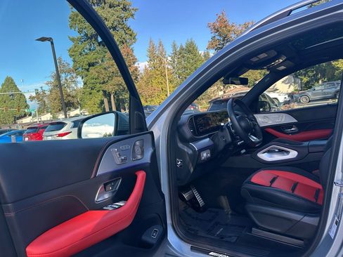 Used 2025 Mercedes-Benz GLE 53 AMG 4MATIC image 20