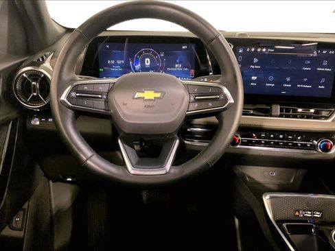 Used 2025 Chevrolet Equinox LT w/ Convenience Package II image 5