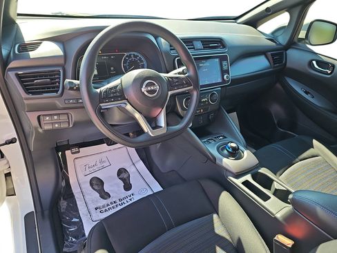 Used 2025 Nissan Leaf S FWD image 13