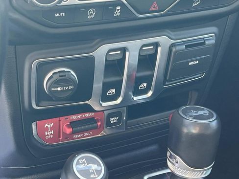 Used 2020 Jeep Wrangler Rubicon image 30