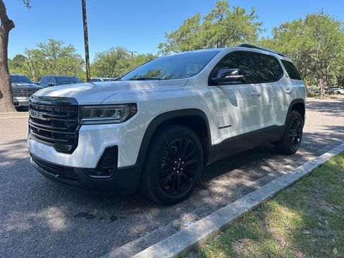 Used 2023 GMC Acadia SLT w/ Elevation Edition FWD image 2
