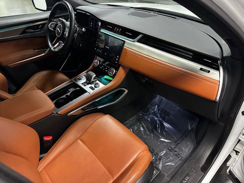 Used 2025 Jaguar F-PACE R-Dynamic S image 23