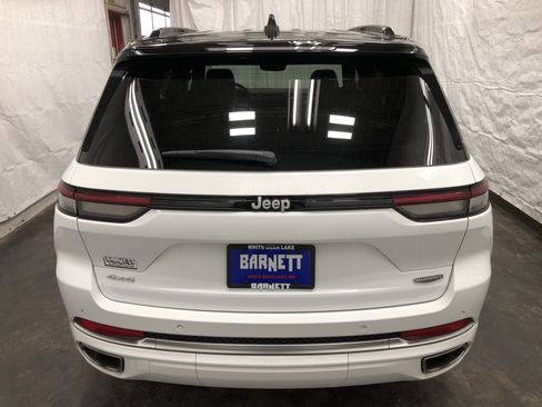 Certified 2025 Jeep Grand Cherokee Summit w/ Luxury Tech Group V image 9