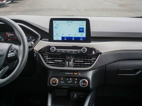 Used 2022 Ford Escape SE FWD image 16