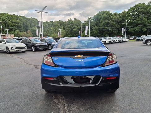 Used 2018 Chevrolet Volt LT w/ Comfort Package FWD image 6
