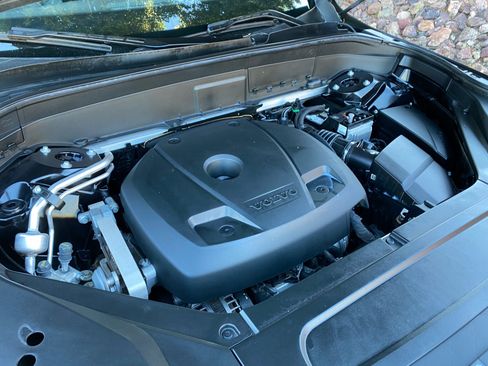 Used 2020 Volvo XC90 T6 Momentum image 18