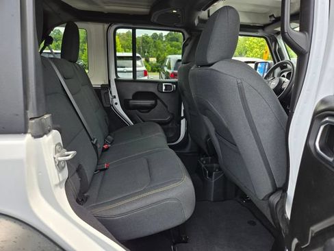 Used 2025 Jeep Wrangler Unlimited Sport AWD/4WD image 19