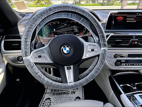 Used 2022 BMW 750i xDrive w/ Executive Package AWD/4WD image 7
