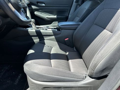 Used 2024 Nissan Altima 2.5 SV FWD image 19