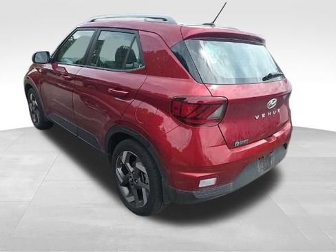 Used 2024 Hyundai Venue Limited FWD image 5