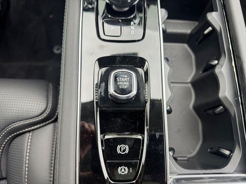 New 2026 Volvo XC90 T8 Ultra w/ Protection Package Premier AWD/4WD image 17