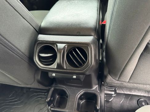 Used 2020 Jeep Wrangler Unlimited Sport S AWD/4WD image 24
