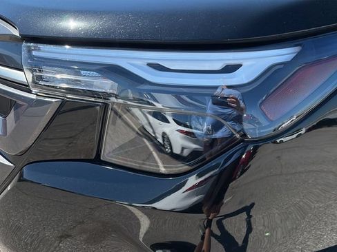 Used 2025 Subaru Forester Premium AWD/4WD image 9