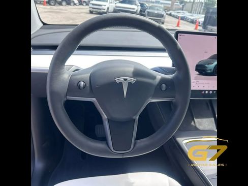Used 2024 Tesla Model Y Long Range RWD image 14