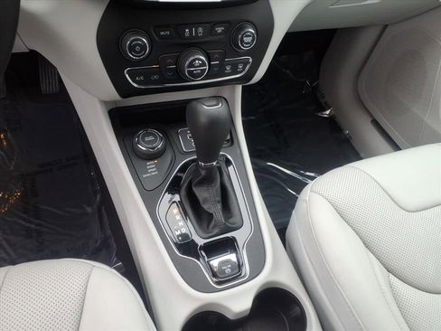 Certified 2021 Jeep Cherokee Limited w/ Elite Package image 25