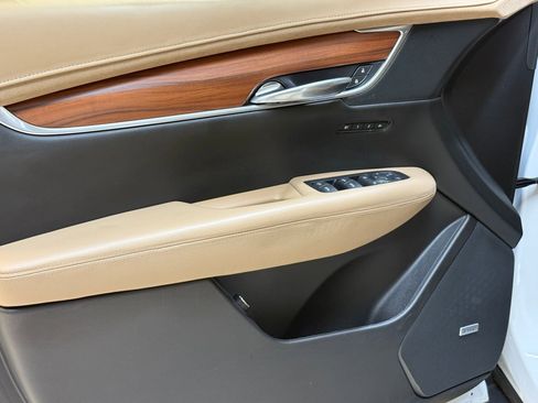 Used 2018 Cadillac XT5 Platinum w/ Driver Assist Package image 13