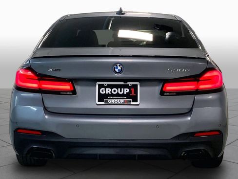 Used 2023 BMW 530e xDrive w/ Premium Package image 4