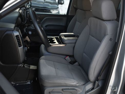 Used 2018 Chevrolet Silverado 1500 Custom w/ Custom Value Package image 9