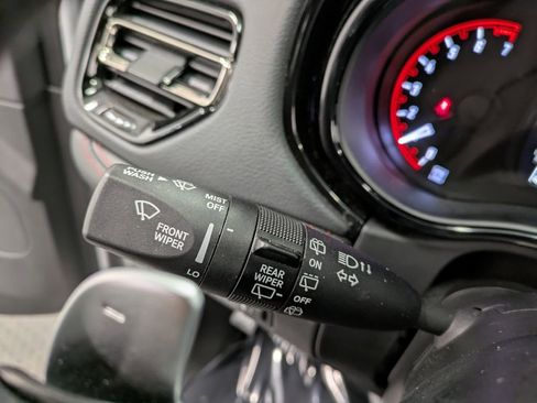 Used 2025 Dodge Durango GT AWD/4WD image 17