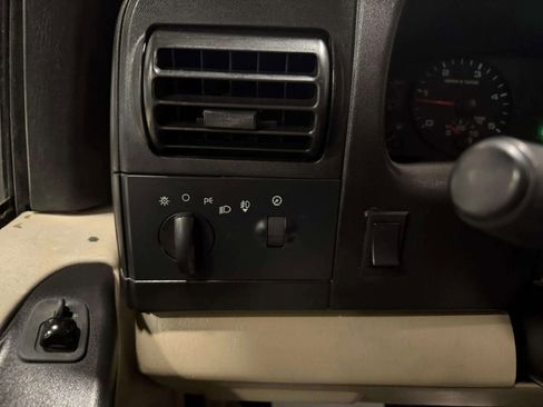 Used 2005 Ford F250 XL image 32