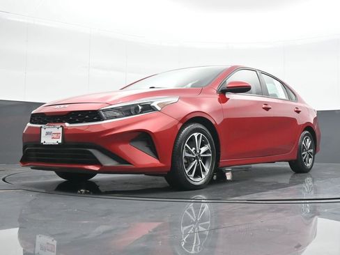 Used 2023 Kia Forte LXS FWD image 16