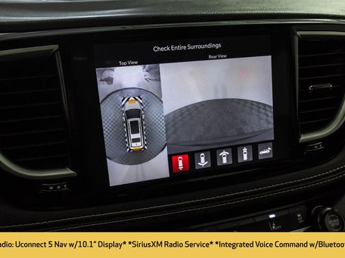 Used 2022 Chrysler Pacifica Touring-L w/ Uconnect Theater Family Group FWD image 13