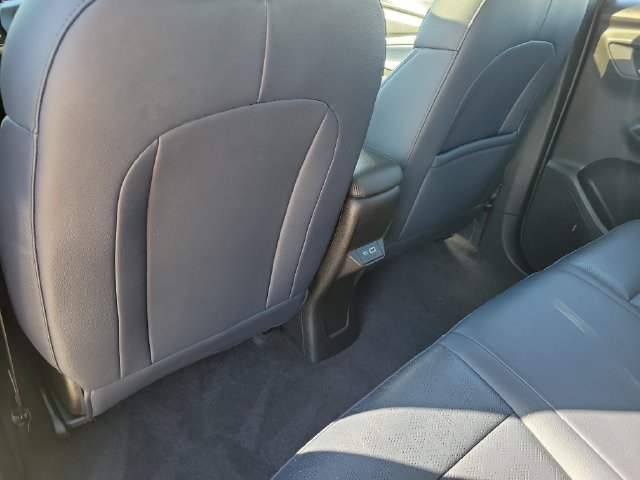 Used 2022 Chevrolet Bolt EUV Premier w/ Sun & Sound Package FWD image 8