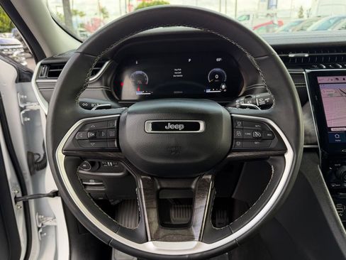 Used 2023 Jeep Grand Cherokee L Limited image 19