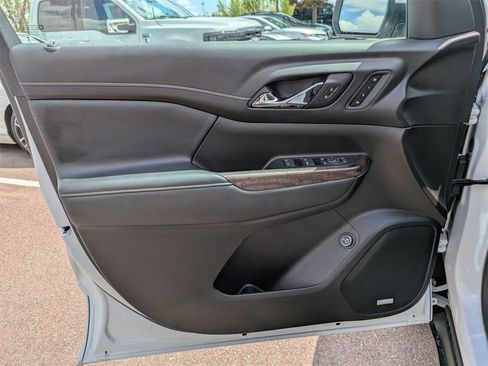 Used 2023 GMC Acadia Denali w/ Trailering Package image 10