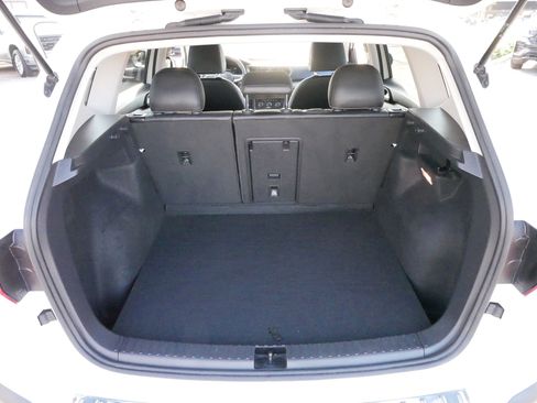 Certified 2022 Volkswagen Taos SE image 18