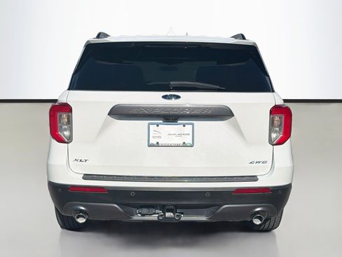 Used 2022 Ford Explorer XLT w/ Equipment Group 202A AWD/4WD image 4