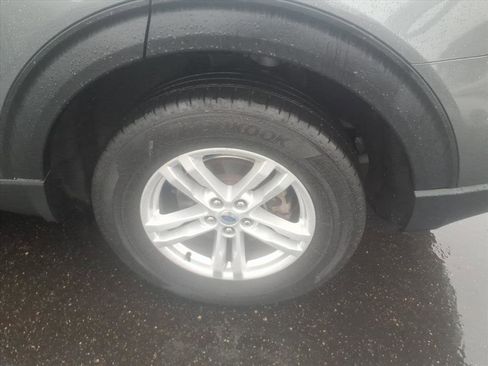 Certified 2022 Ford Explorer XLT w/ Equipment Group 202A image 8