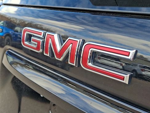 Used 2023 GMC Terrain SLE w/ Driver Convenience Package image 31