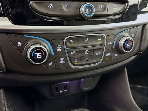 Used 2018 Chevrolet Traverse Premier image 20